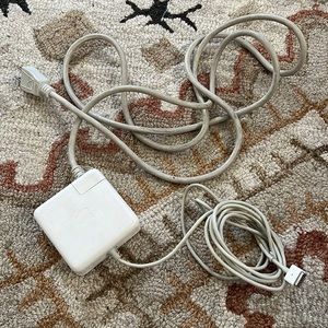 Apple 60W MagSafe 2 Power Adapter